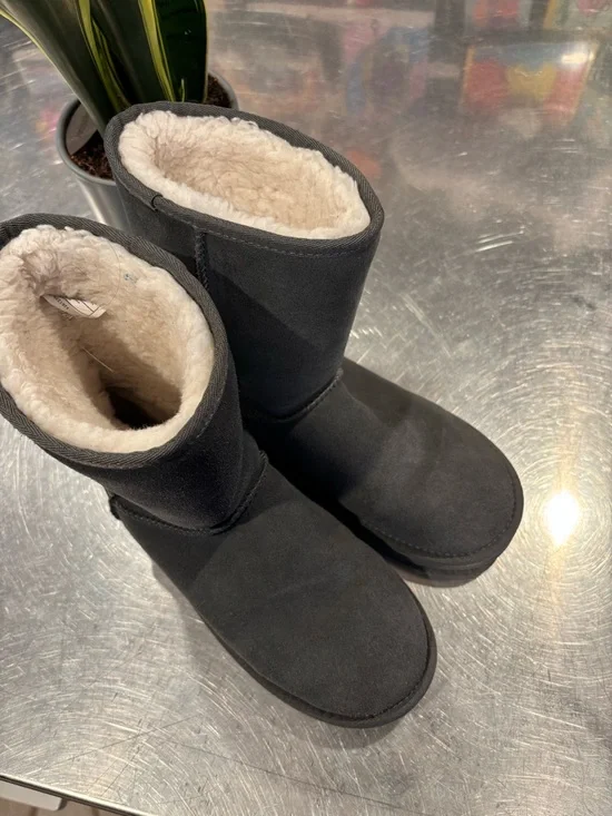 Koolaburra by Ugg Uggs Grey Suede Boots Size 8 Cozy Warm Cottagecore Y2K - Picture 5 of 8